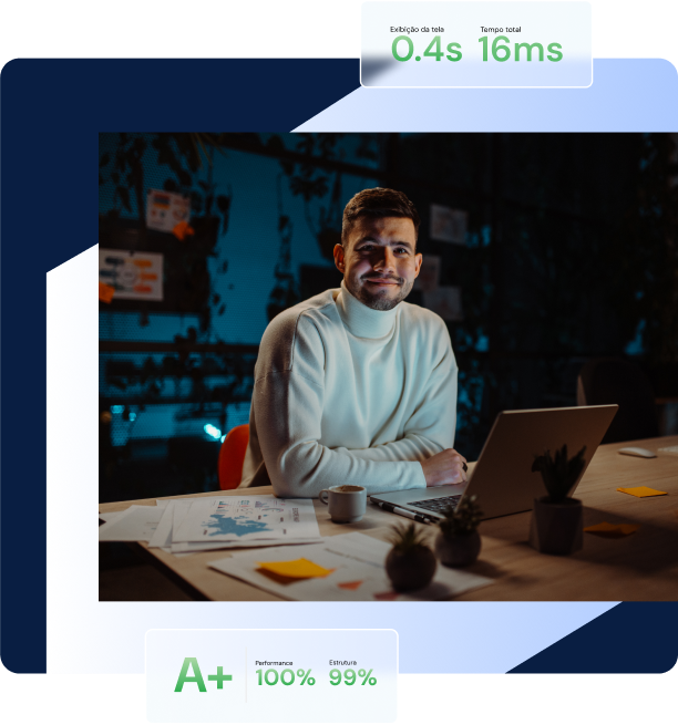 Profissional no escritório com laptop e anotações